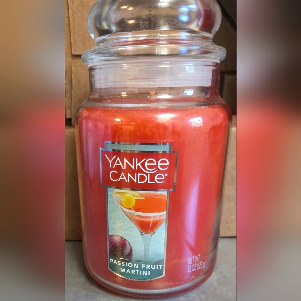🆕️Yankee Candle Vibrant Red Cocktail Jar